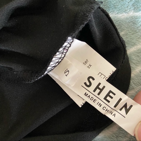 ✨3/$15✨ Black Top - Picture 3 of 3